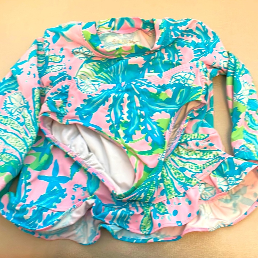 Girl’s Lilly Pulitzer matching Rash Guard and bottom swimsuit